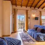 Venetian Era - Center Loft Doukádes